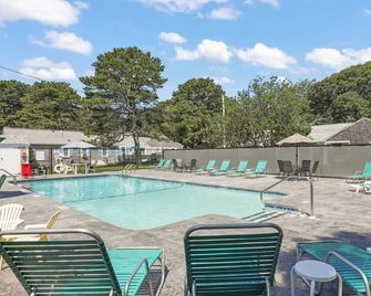 [New Listing] Walk To Beach, Main St, Harbor. Beautifully Renovated - Captain Gosnold Village - Hyannis - Pool