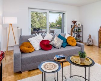 EG L 70m2 2-Zimmer Wohnung - Freilassing - Living room