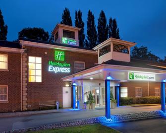 Holiday Inn Express Leeds - East - Leeds - Byggnad
