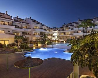 Apartamentos HG Cristian Sur - Los Cristianos - Pool