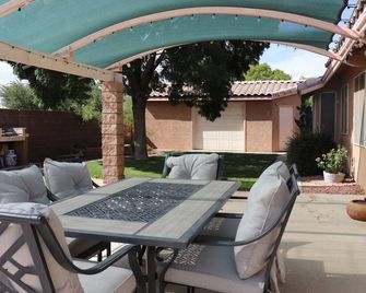 Family fun home with heated pool near Heritage park, Hoover Dam, Boulder City - Las Vegas - Patio
