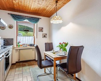 Holiday Home Rehsiepen - Schmallenberg - Dining room