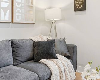 Comfy Condo - Gym Free Parking & Modern Amenities - Chicago - Sala