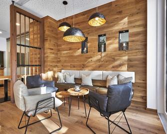 Landgasthof Moser & Restaurant Bootshaus - Windorf - Sala de estar