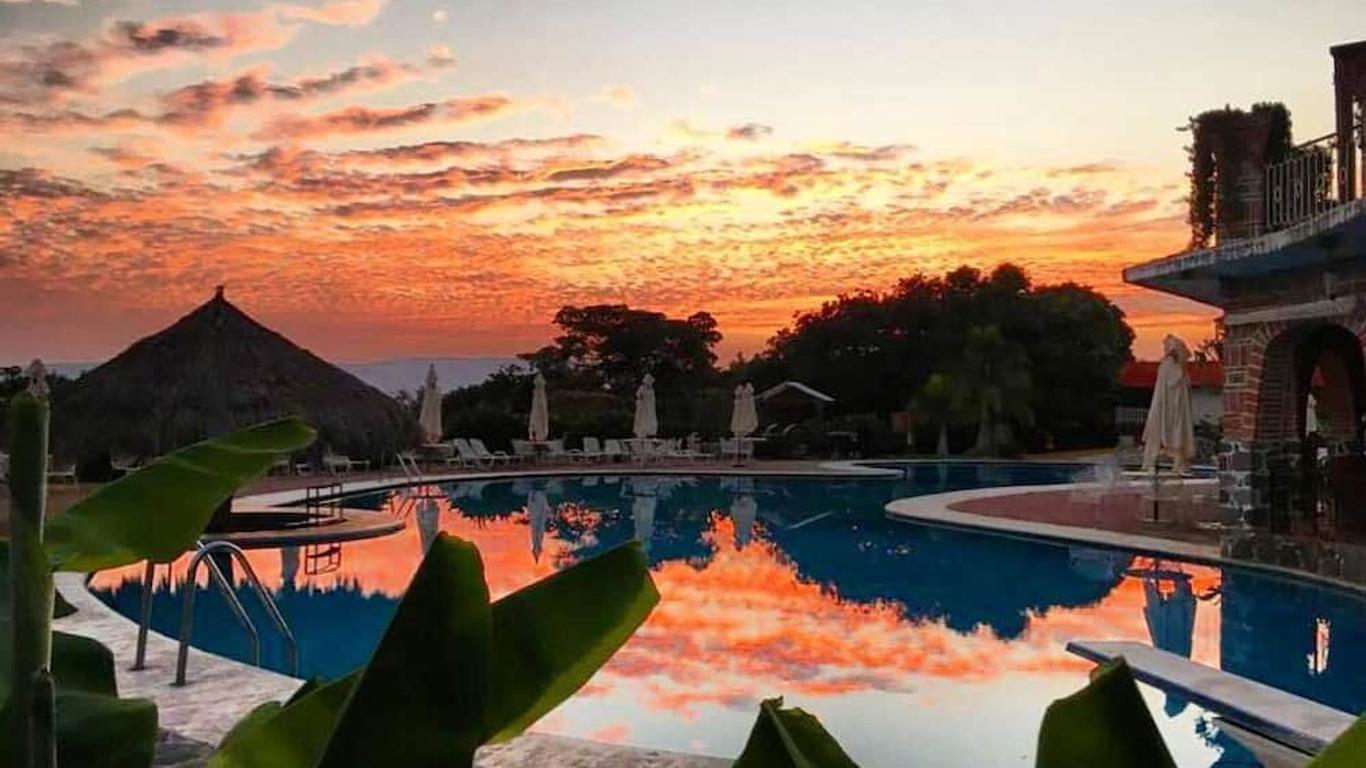 Mama Chuy Hotel & Villas