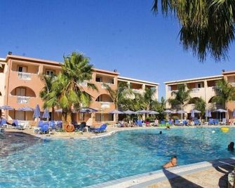 Zante Village - Alikanas - Bazén