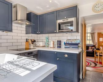 Wits End Cottage - Mildenhall - Kitchen