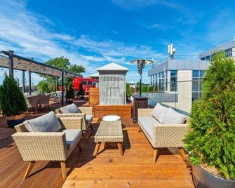 Red Stars Hotel - סנט פטרסבורג - מרפסת