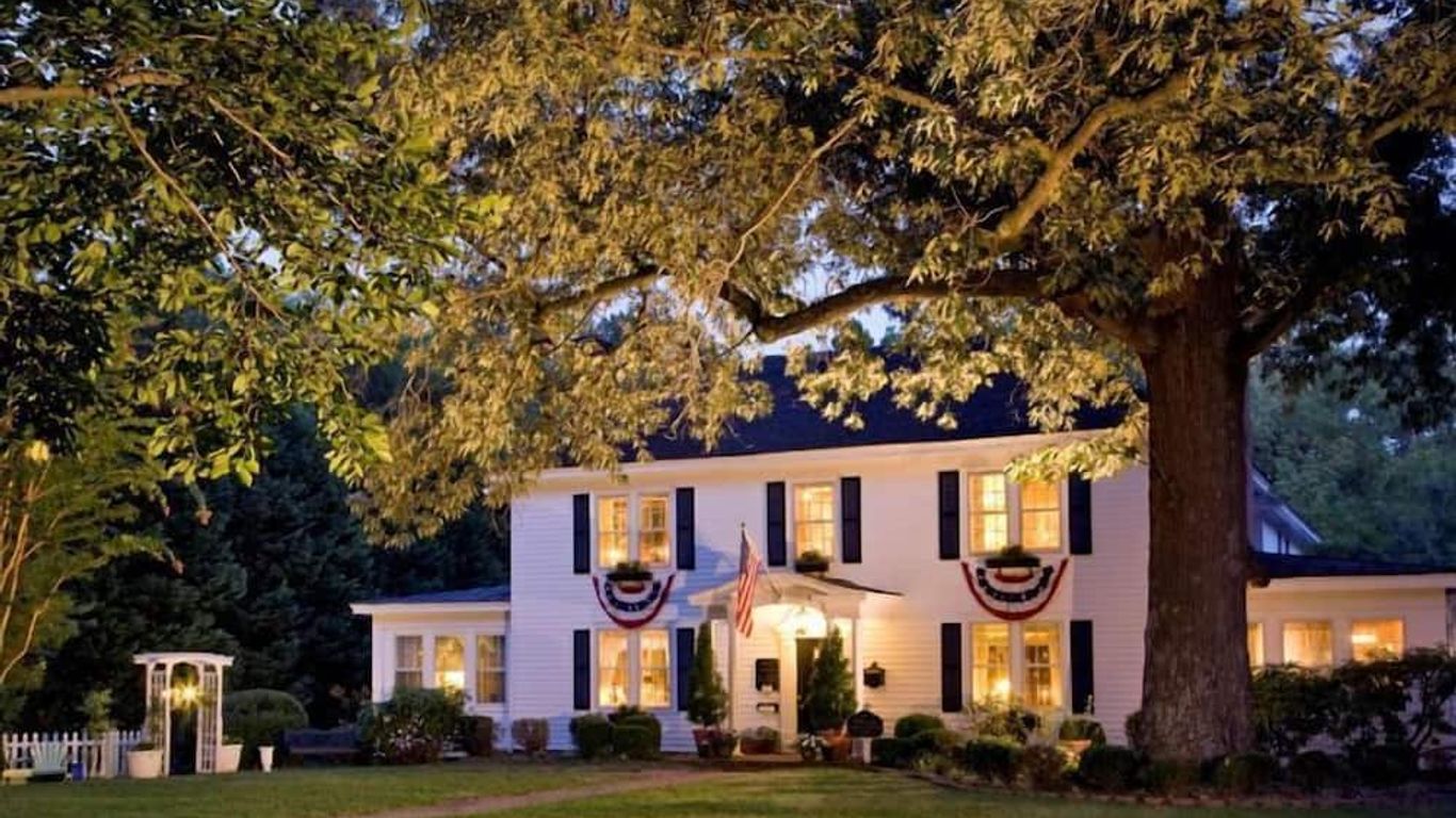 A Williamsburg White House Inn