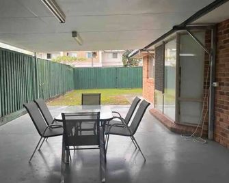 Home away from Home - Calamvale - Patio