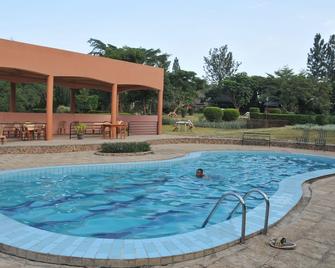Hotel Kontiki Hoima - Hoima - Piscina
