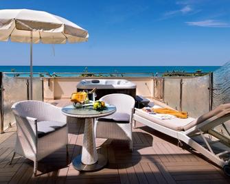 Hotel I Ginepri - Marina di Castagneto - Balcony