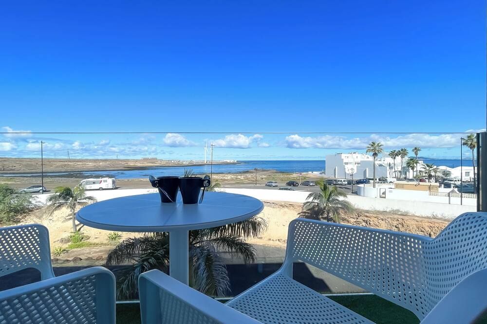 كوراليجو سيرفينج كلرز هوتل آند أبارتمنتس - Corralejo - شرفة