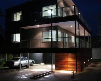 Point Lonsdale Holiday Apartments - Queenscliff - Building