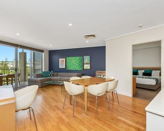 Sand Resort - Park View 3br Dual Key, 2 Br Rooms Avail - Hosted By Holiday Management - Kingscliff - Dining room