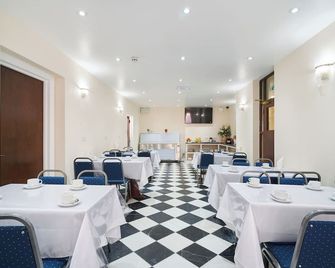 Cranbrook Hotel - Ilford