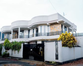 The Moon Apartments - Gisenyi - Building