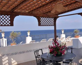 Hotel Villaggio Stromboli - Stromboli - Balkon