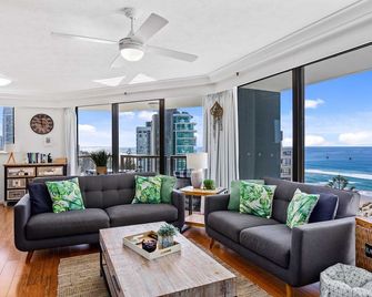 Longbeach Resort - Hosted by Coastal Letting Co. - Surfers Paradise - Living room