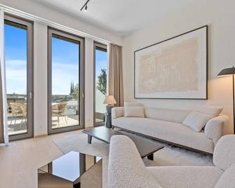 Voya Residence Zenit Royal - Luxury Apart Hotel Rooftop Views & Concierge - Luxemburgo - Sala de estar