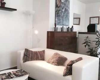 أوتل أيجلون بايليتيس - بورتو-فيكيو - بار