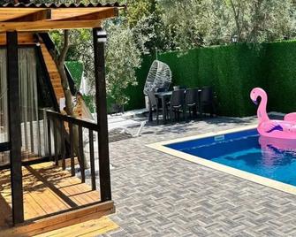 Göçebe Kamp & Bungalov - Nicée - Piscine