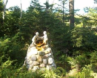 Historic Cottage on the Best Beach in the Mackinaw Area - Mackinaw City - Restaurant