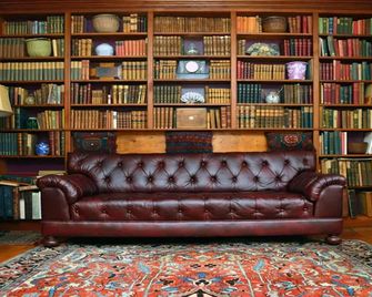 29 India House - Nantucket - Lounge