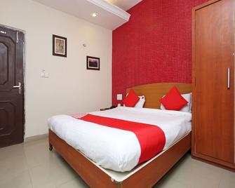 OYO 7859 Hotel Gurukripa - Raipur - Slaapkamer