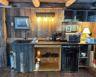 Secluded Quiet Cabin with Sauna - New London - Kitchen