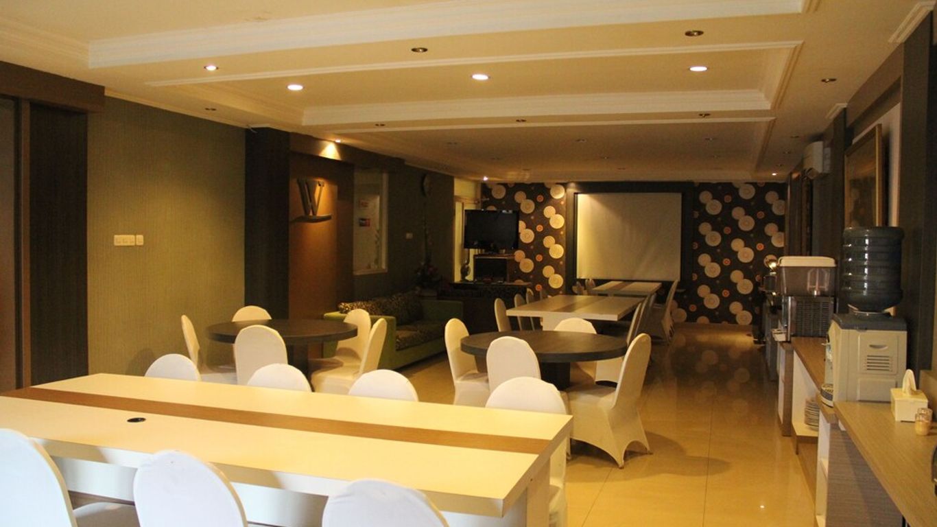 والان سياريا هوتل