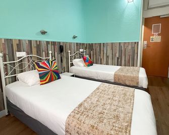 Hôtel Gloria - Grenoble - Bedroom