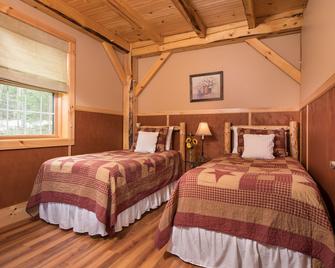 Robert Frost Mountain Cabins - Ripton - Bedroom