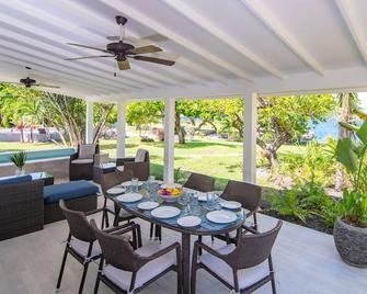SettleDown-3 B/R Ocean Front at Chukka Cove w/Private Plunge Pool & Chef - Saint Ann’s Bay - Patio