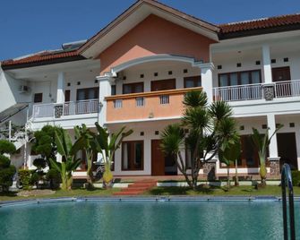 Hotel Lurus - Puncak - Building
