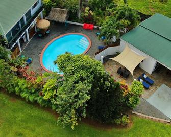 White House Apartments - Arorangi - Havuz