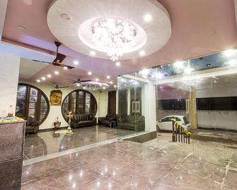 Touchstone Resort - Yelagiri - Lobby