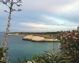 Hotel Libyssonis - Porto Torres - Вигляд зовні