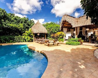 The Wonderkoi House A Magical Japanese Koi Garden - Homestead - Piscina