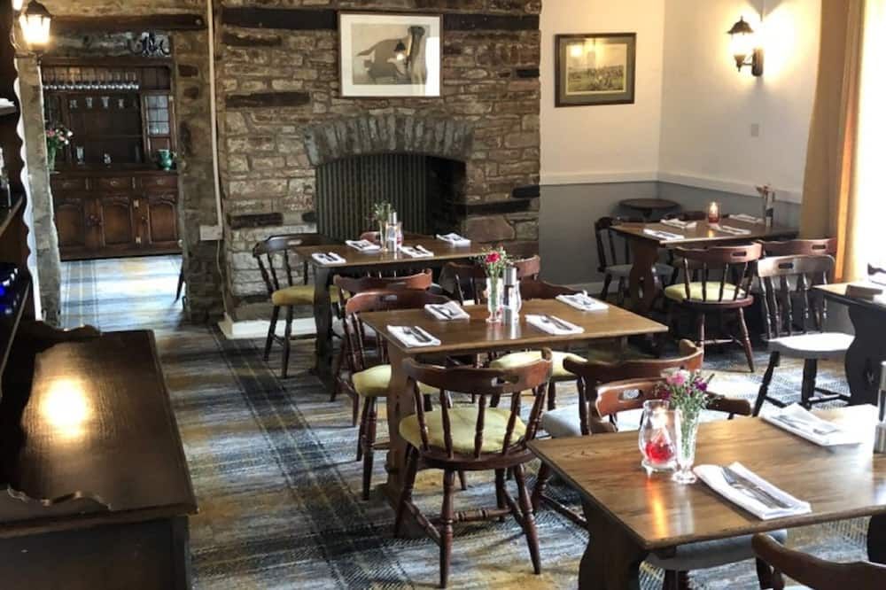 ذا جريفين إن - بريكون - مطعم