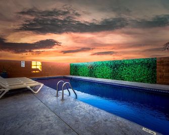 Sleep Inn Mazatlan - Mazatlán - Piscine