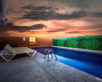 Sleep Inn Mazatlan - Mazatlán - Pool