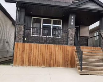 Pineorange Home - Saskatoon - Gebäude