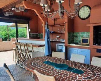 Villa in Salernes with Private Pool & Garden - Salernes - Comedor