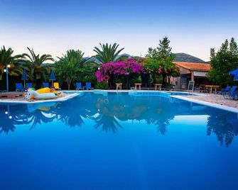 Efrosini Village - Kato Katelios - Pool