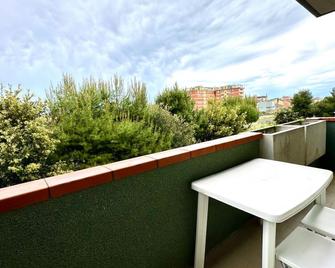P028 - Porto Recanati, comfortable two-room apartment a few minutes from the bea - Porto Recanati - Balkon