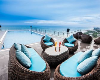 Yarra Ocean Suites Danang - דה נאנג - מרפסת