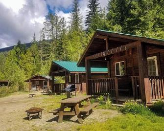 Noah's Ark Resort - Revelstoke - Building