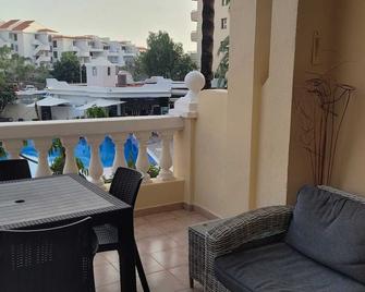 Modern Apartment In Modern Complex - Arona - Balcony