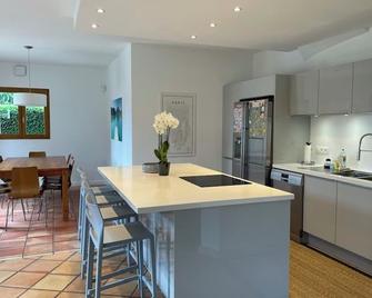 Lovely Gated Family Home, Steps to the Lake - Menthon-Saint-Bernard - Cuisine